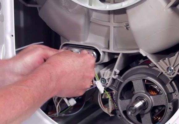 دلایل ضعیف شدن موتور ماشین لباسشویی