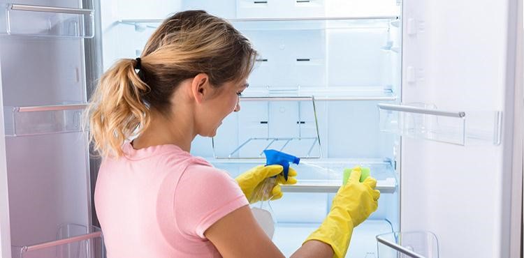 از بین بردن بوی بد یخچال